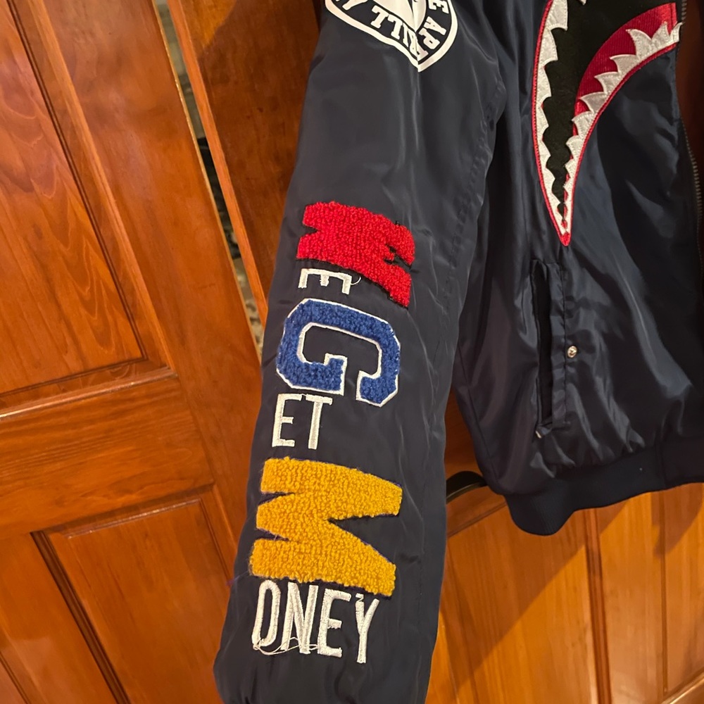 Men’s Jacket - Picture 4 of 5